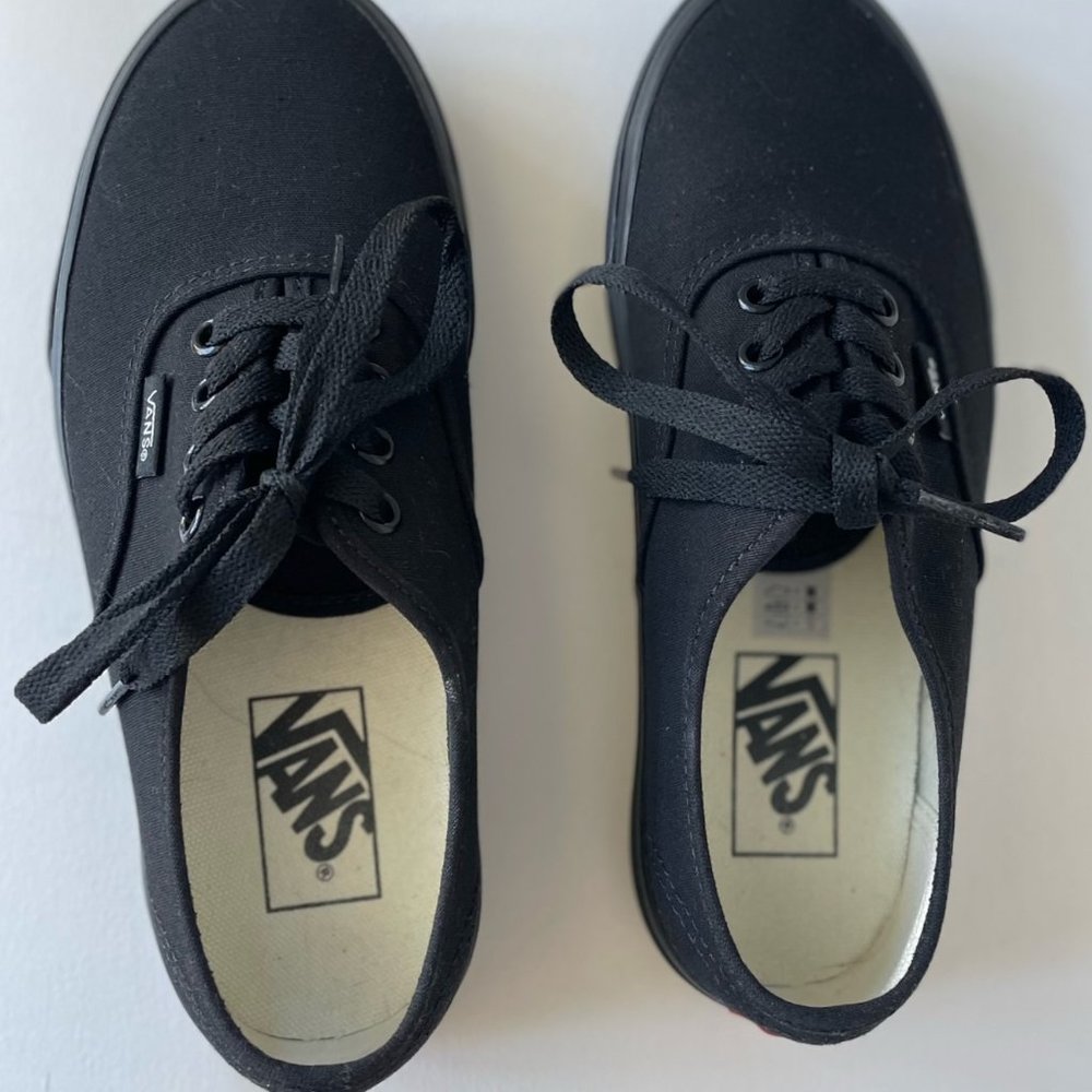 Vans Black Canvas Sneakers - Size 6 - Picture 2 of 6